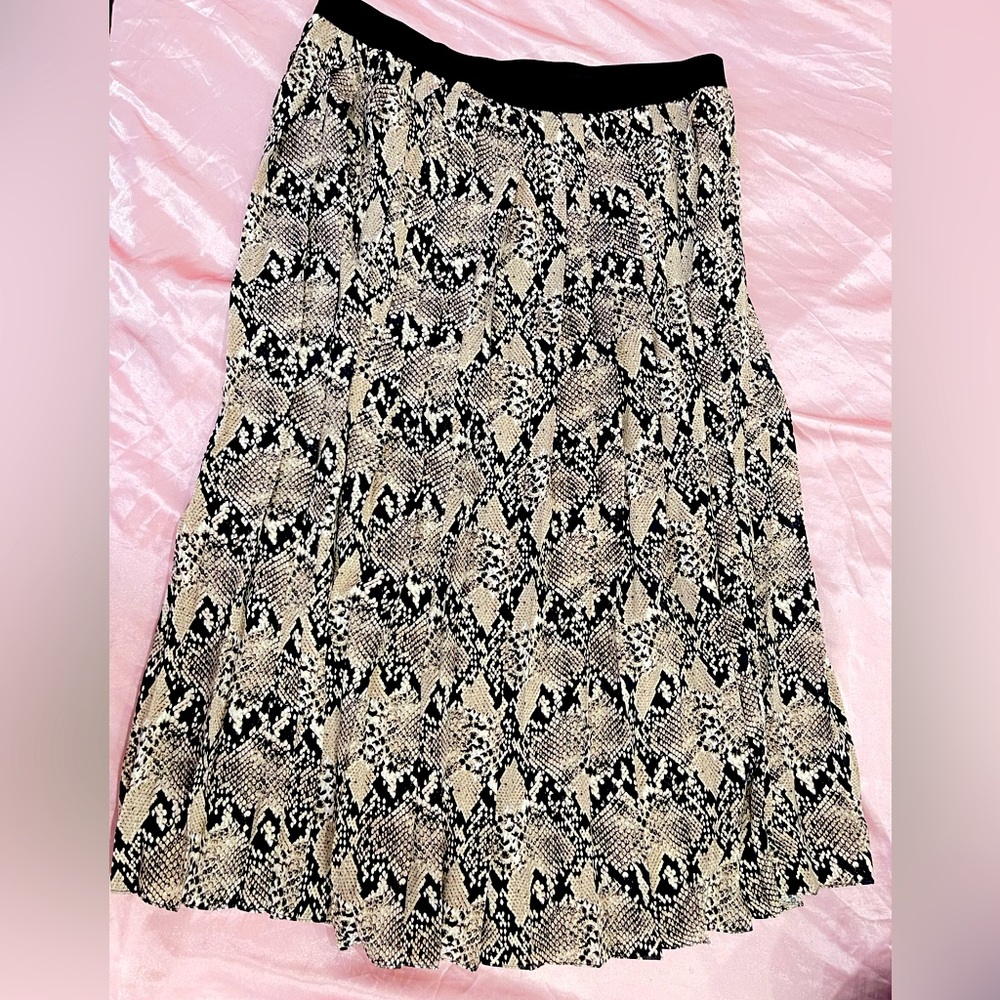 Pleated Snake print skirt
